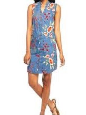 Beige by ECI Floral Embroidered Denim Chambray Shift Dress. Size 8.